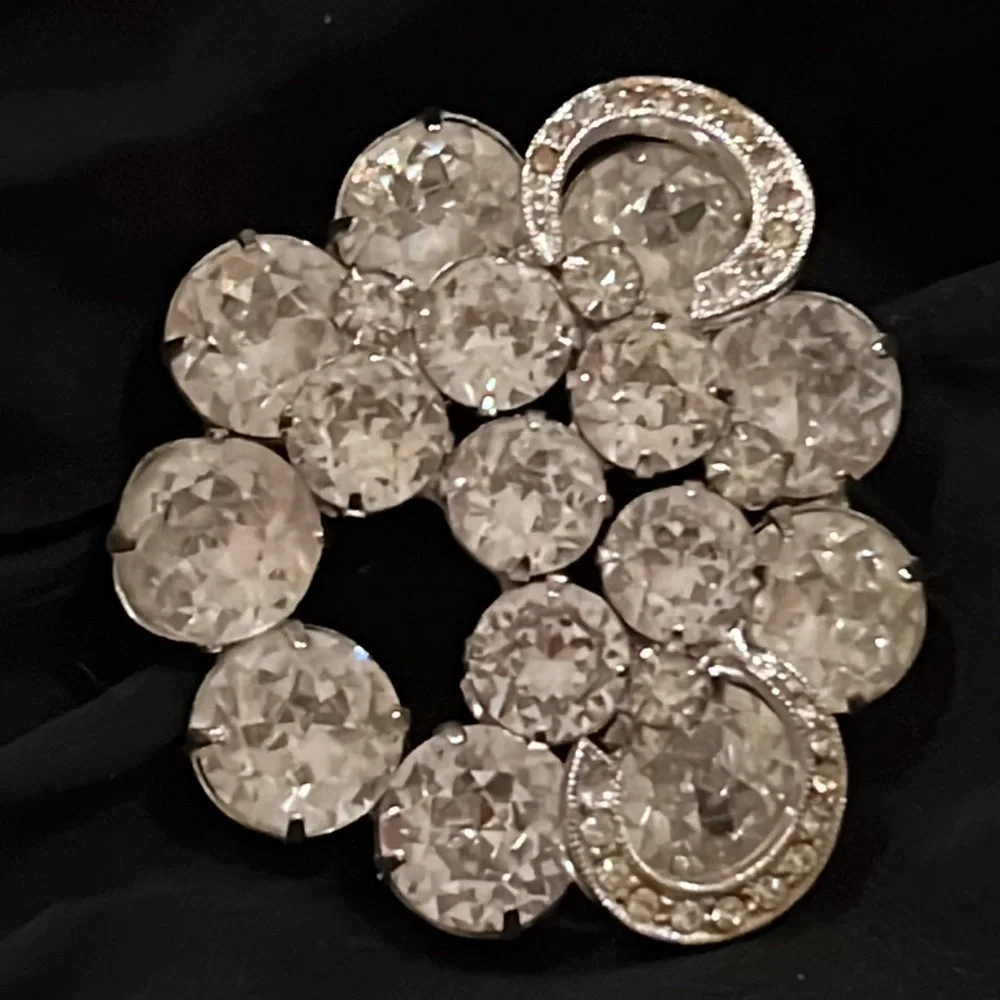Vintage Weiss Austrian crystal large horseshoe brooch
